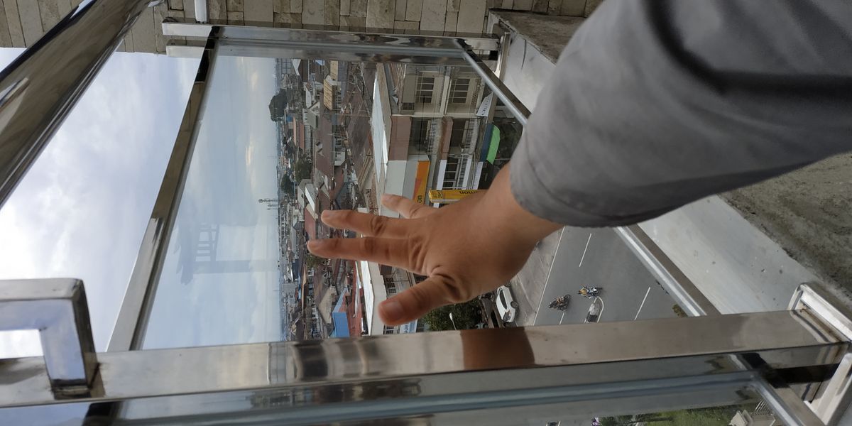 Balkon Kaca Aleng Serba Motor - Dokumentasi Proyek